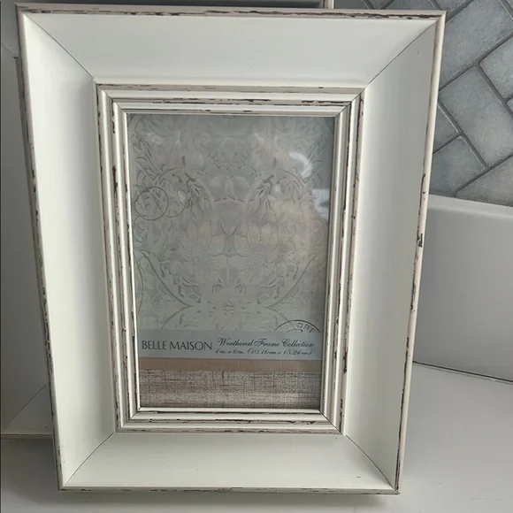 COPY - Cream Ornate Picture Frame Accents - Picture 3 of 3